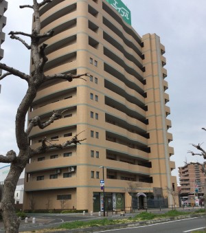 豊川稲荷駅東側